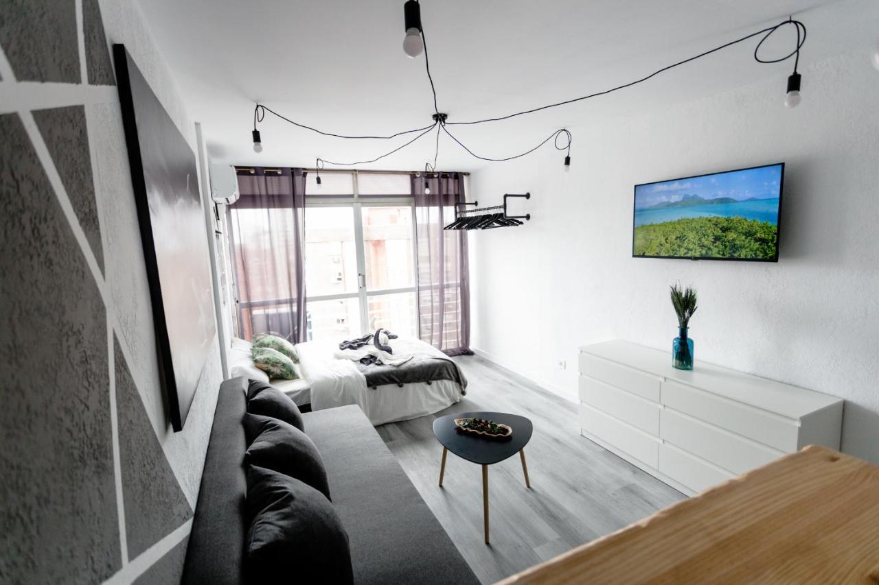 Modern Studio With See And City View Бенидорм Экстерьер фото