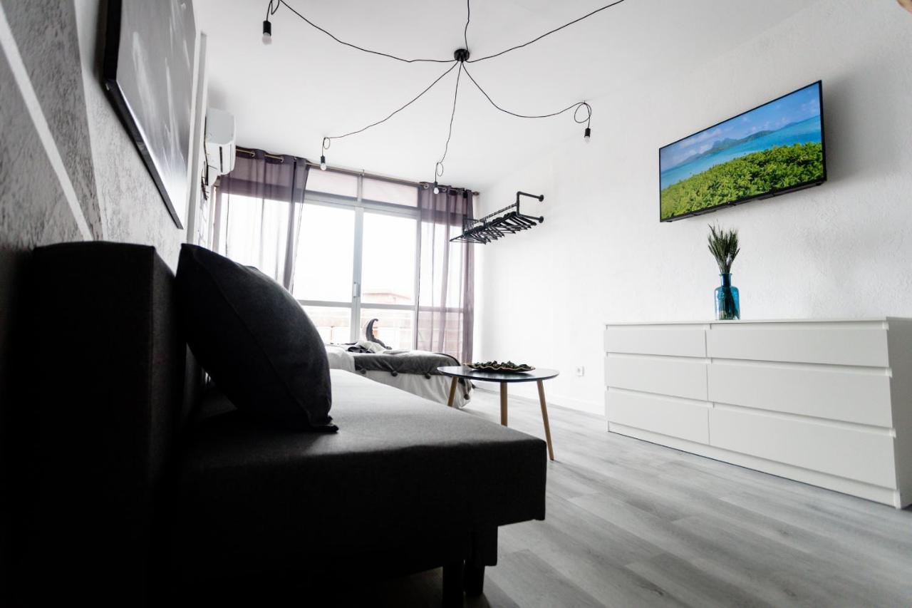 Modern Studio With See And City View Бенидорм Экстерьер фото