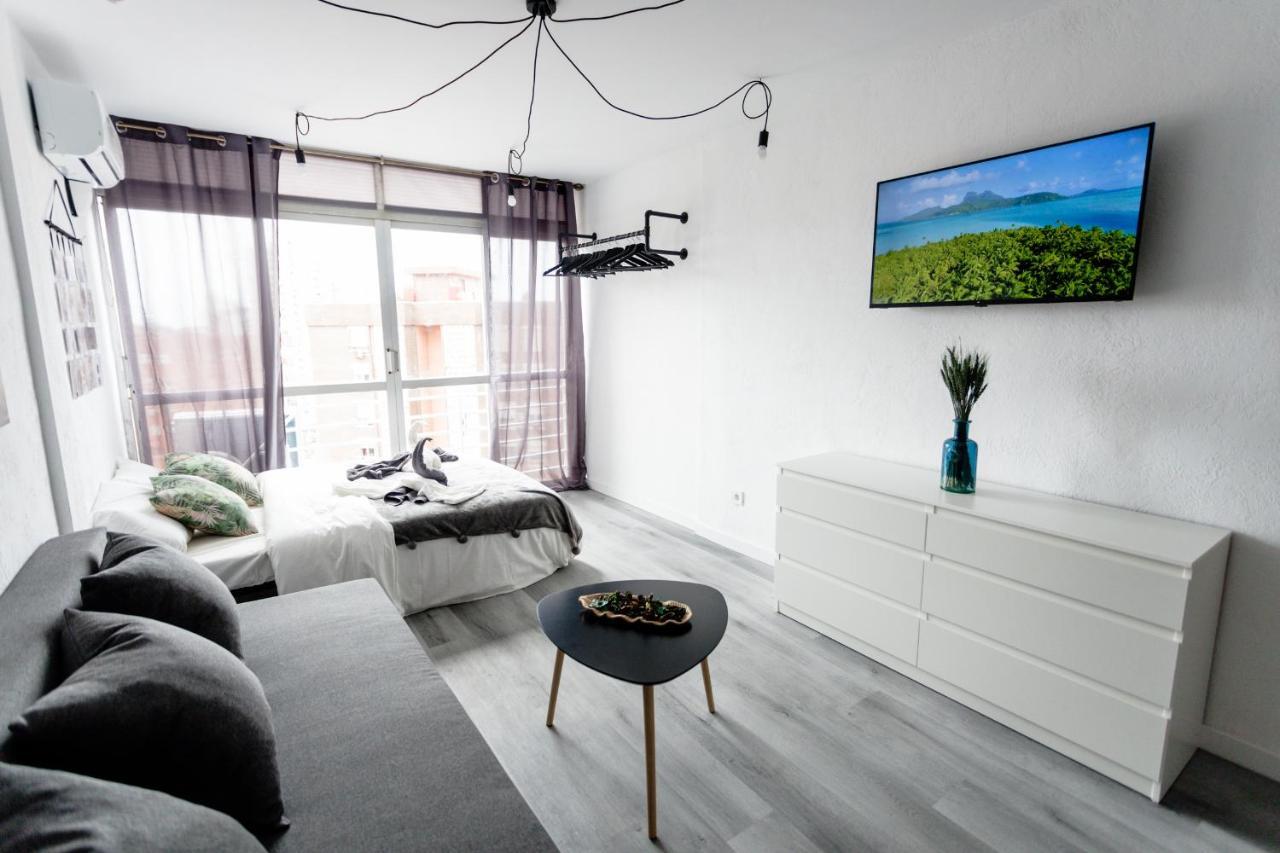 Modern Studio With See And City View Бенидорм Экстерьер фото
